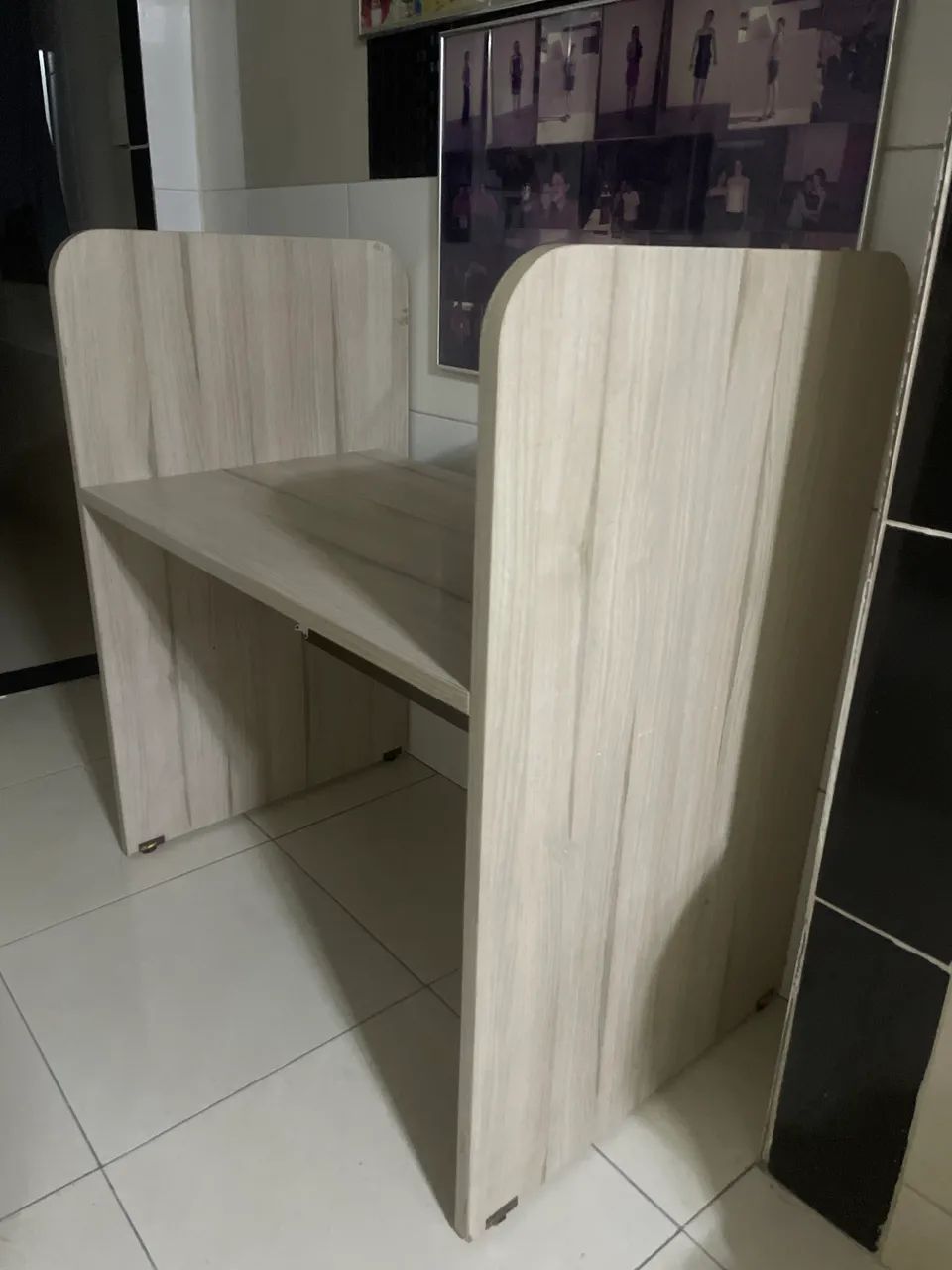 balcão de atendimento pequeno / mesa de estudos - Foto 2