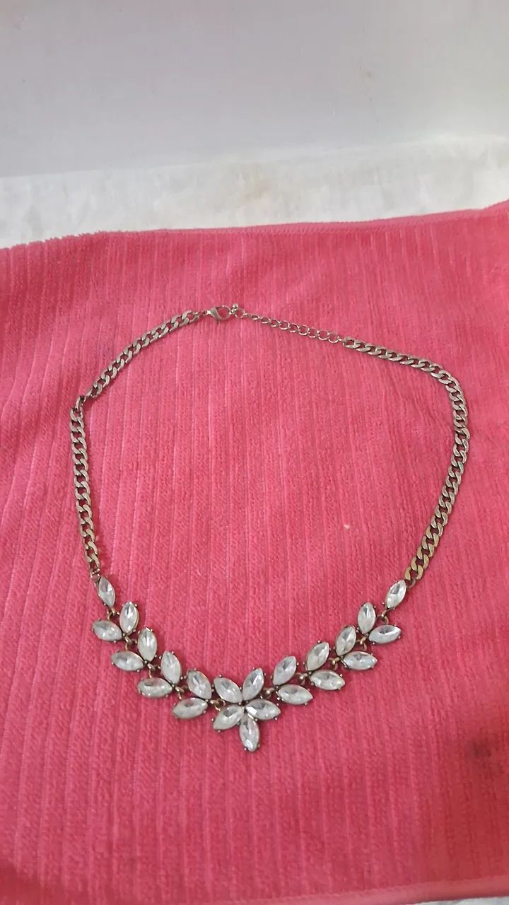 Colar ótimo estado 