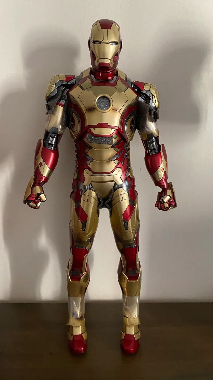 Iron Man Mark 42 Deluxe - Hot Toys 1/4 - Hobbies e coleções