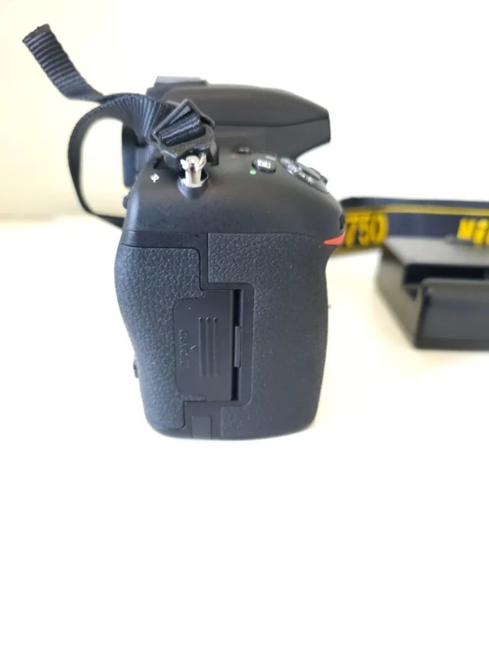 Camera Nikon D750 Em Menos de 11.400 Cliques em excelente estado - Foto 2