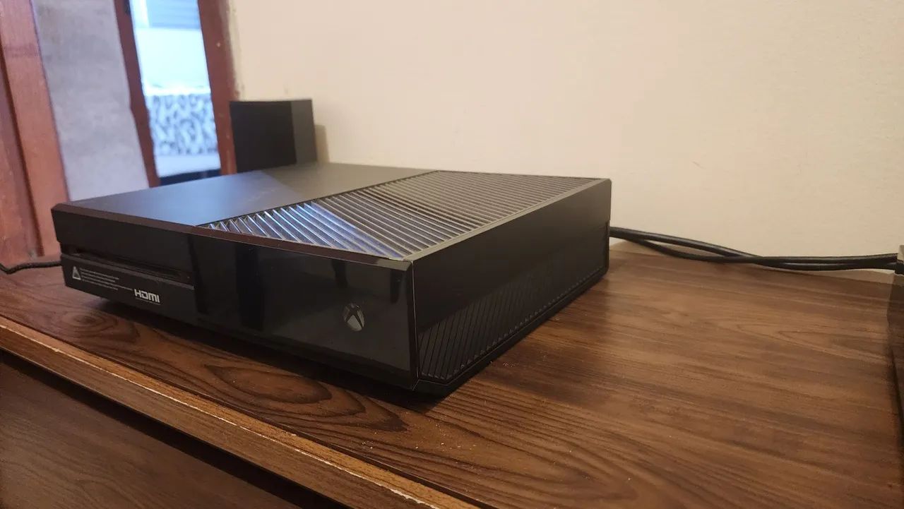 Xbox One FAT com um controle e Kinect - Foto 3