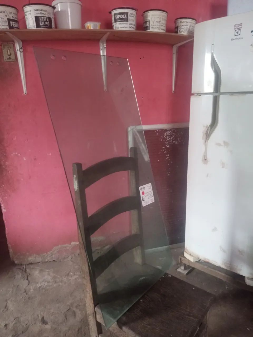 Vendo janelas de vidros temperadas nunca foram usadas são 4 peças disponíveis  - Foto 2