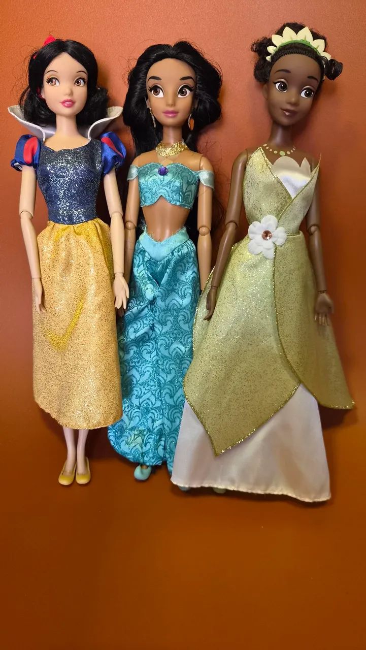 3 princesas disney store 2013