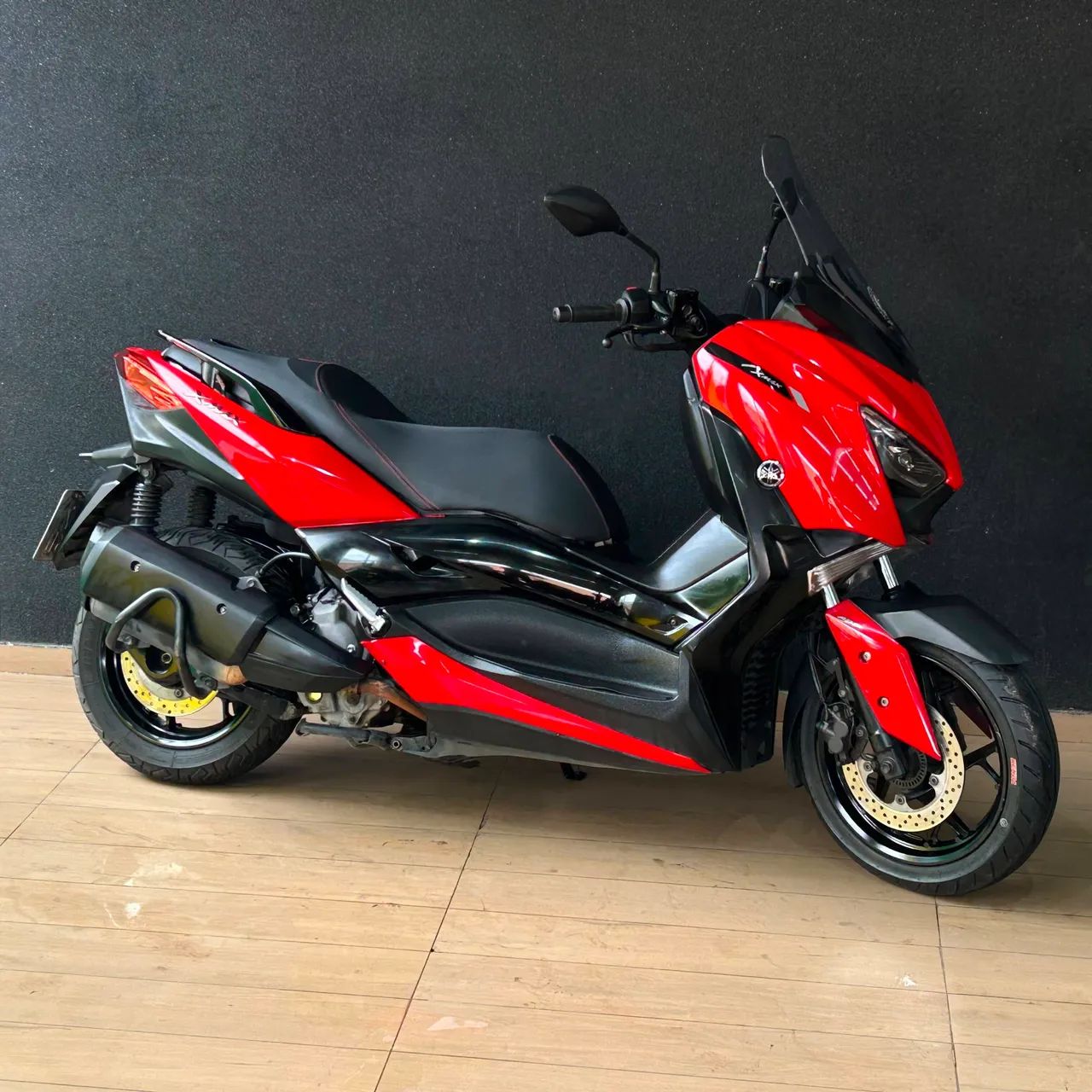 YAMAHA XMAX 250 2023