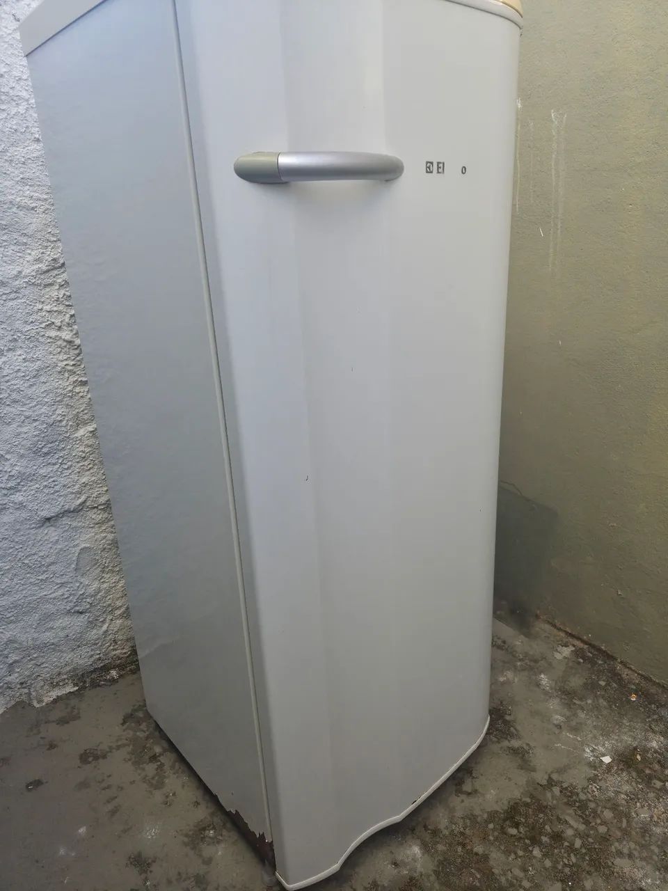 Geladeira Electrolux 240l