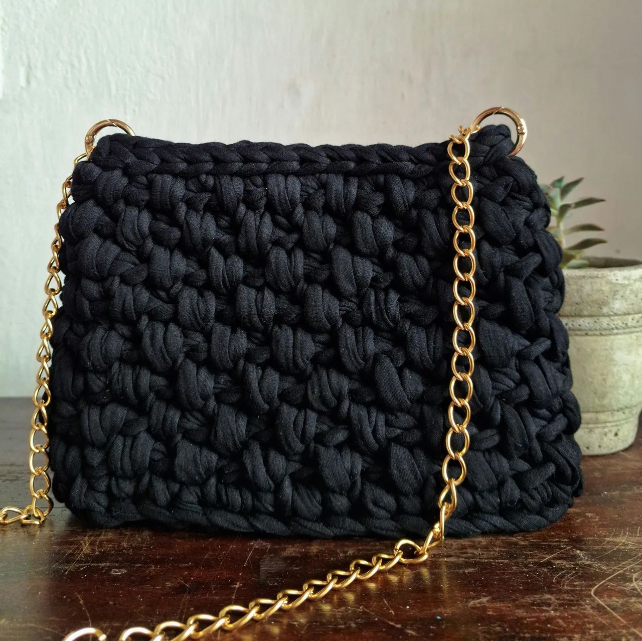 Bolsa de crochê fio de malha