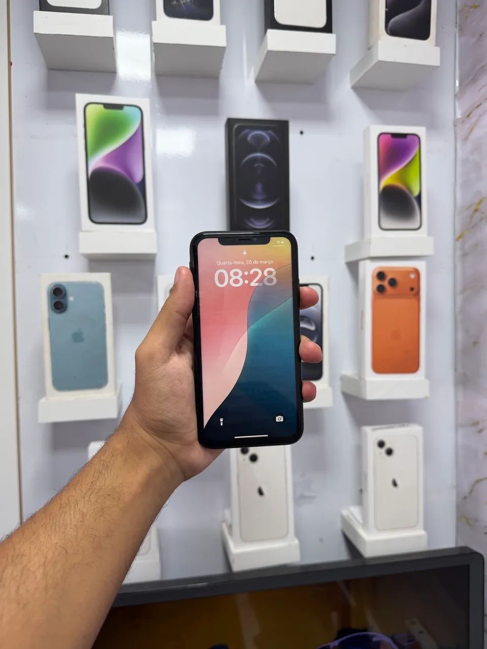 IPHONE XR 64 GB PRETO  - Foto 2