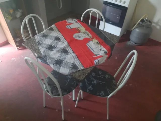 JOGO DE MESA COM 4 CADEIRAS À VENDA - Foto 3