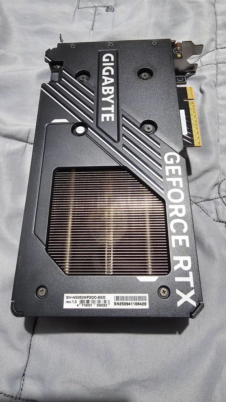 Gigabyte GeForce RTX 5060 - Foto 4