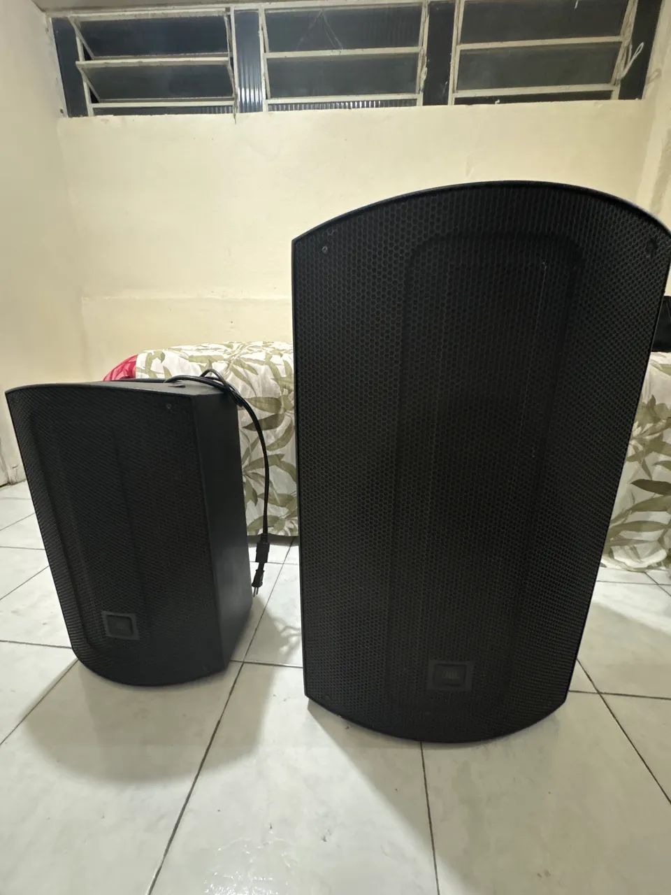 Caixa de som JBL MAX 15 e MAX 10