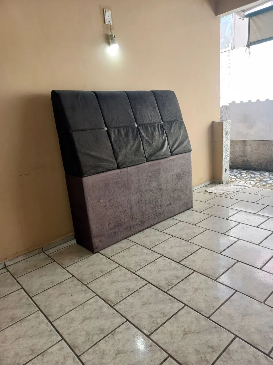 Cabeceira com baú 