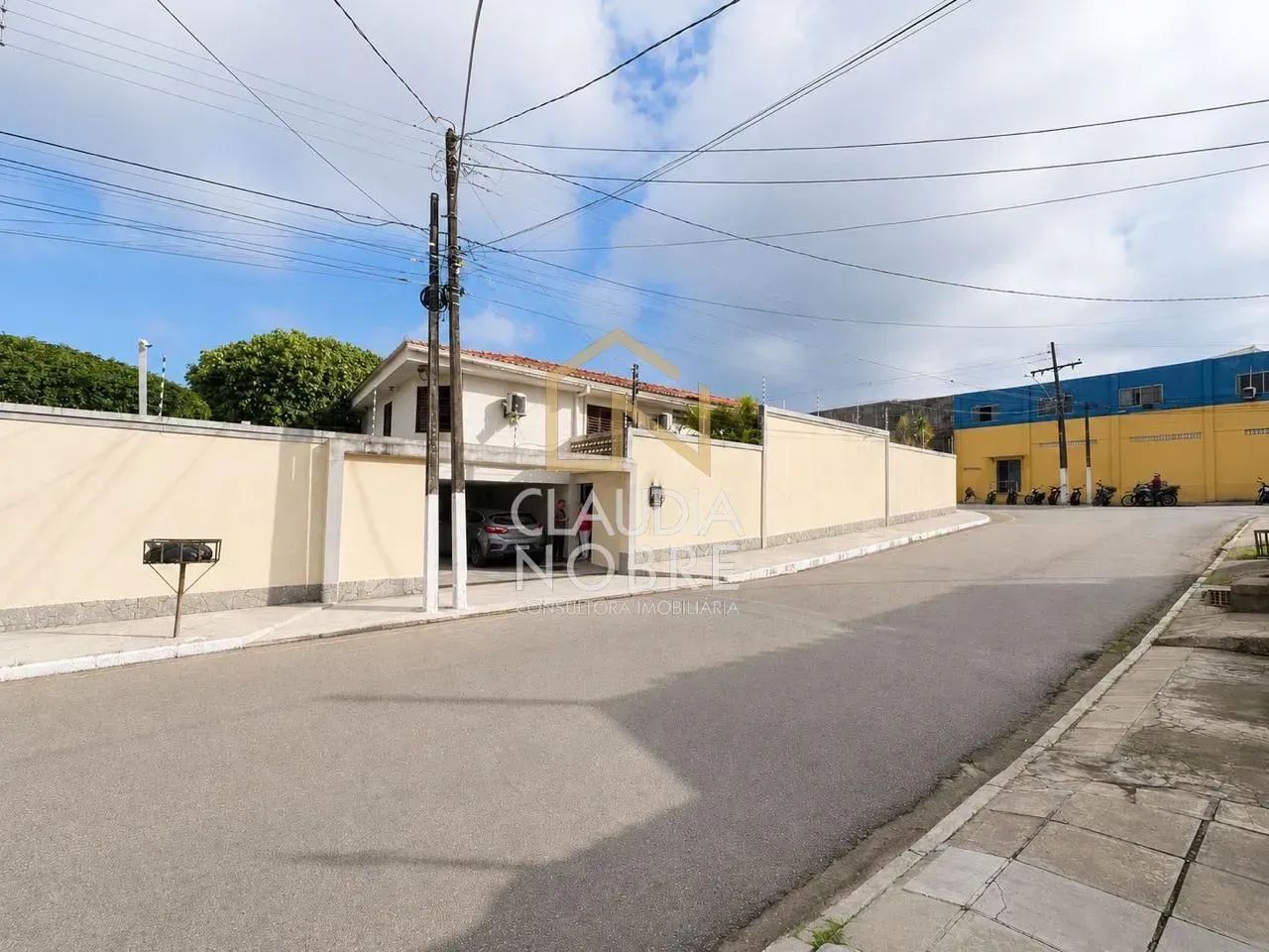 Casa à venda com 370 m2, 3 quartos (2 suítes) em Farol - Maceió - AL