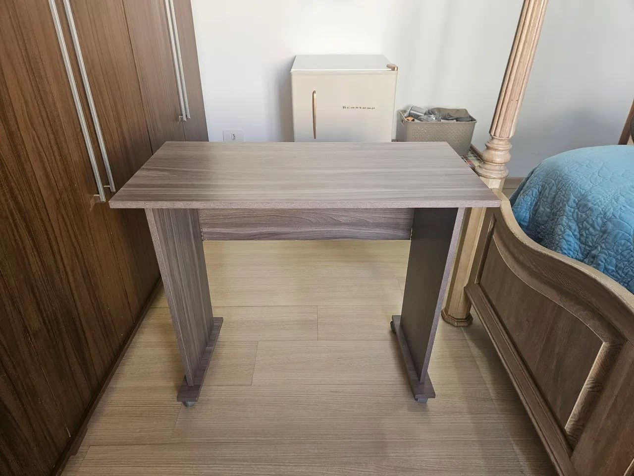 Mesa desmontável amadeirada perfeito estado - Foto 2