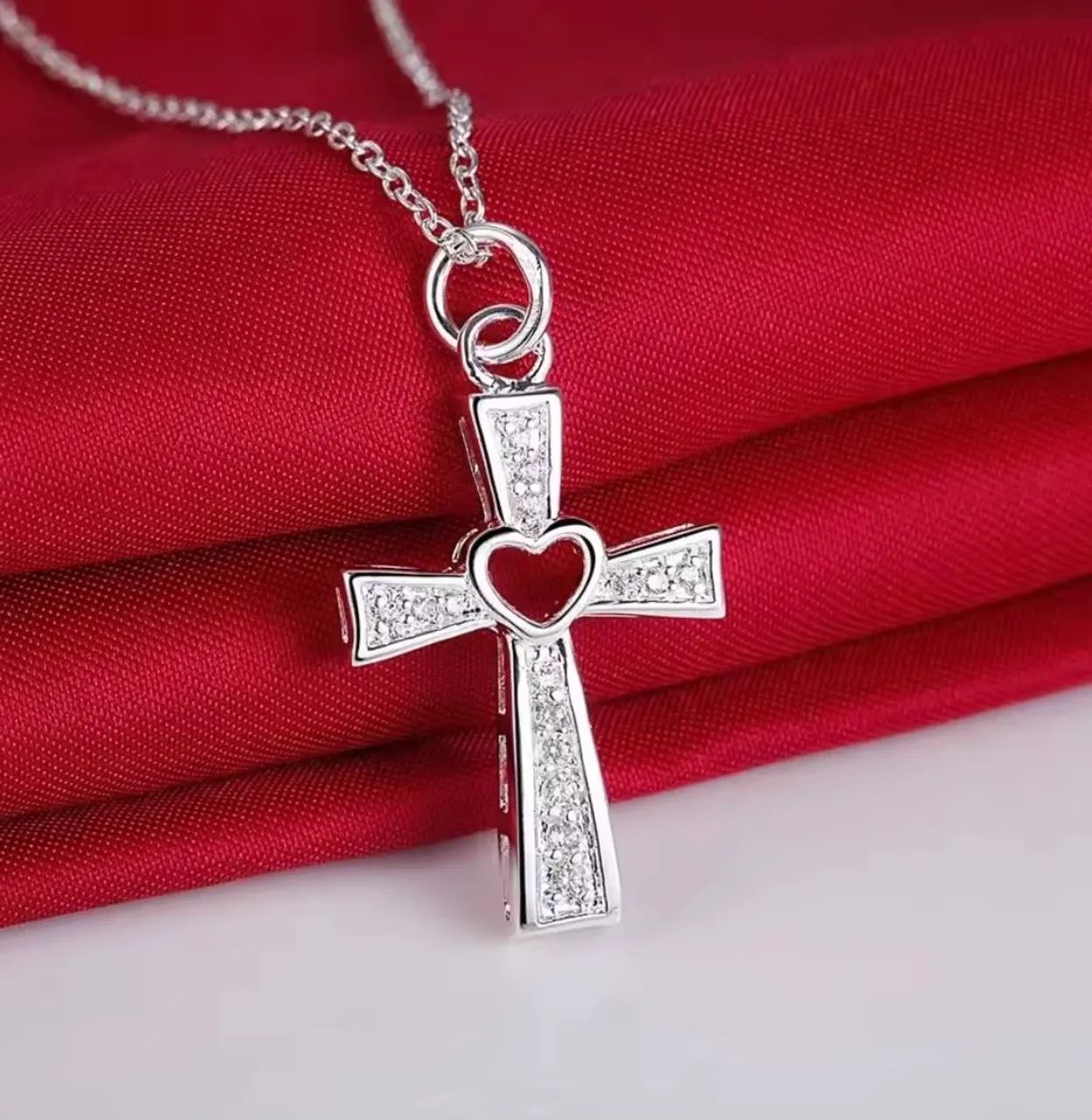 Colar prata 925 com cruz de zircônia 