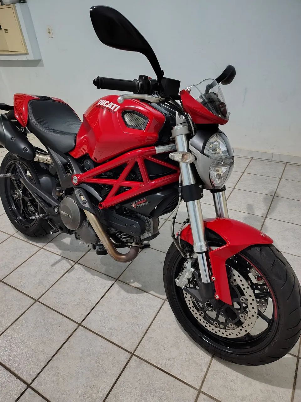 Ducati Monster 796 - Foto 2