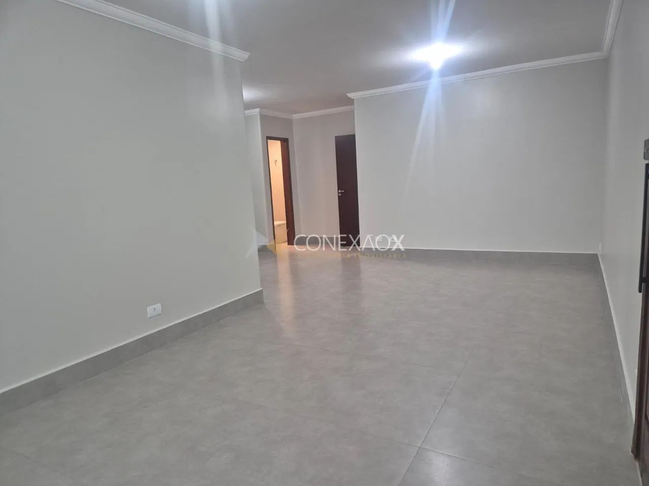 Cambuí | 130m² Reformado | Andar Alto | 3 Dormitórios com Suíte e Closet - Foto 3