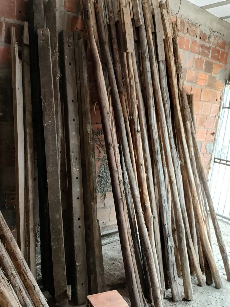 Vende-se escoras de madeira para lage  - Foto 2