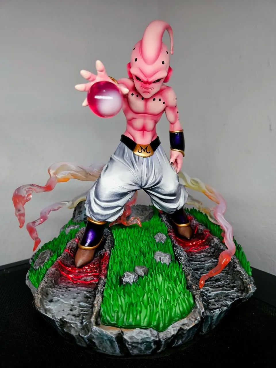 Action Figure Kid Boo YS, 24cm, Com Base Diorama.