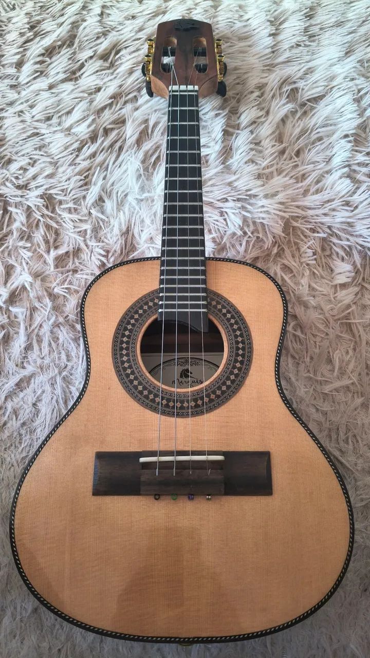 Cavaquinho em Jacarandá 