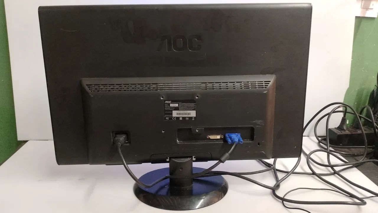 Monitor AOC Led 24 polegadas saída VGA e DVI 2l - Foto 3