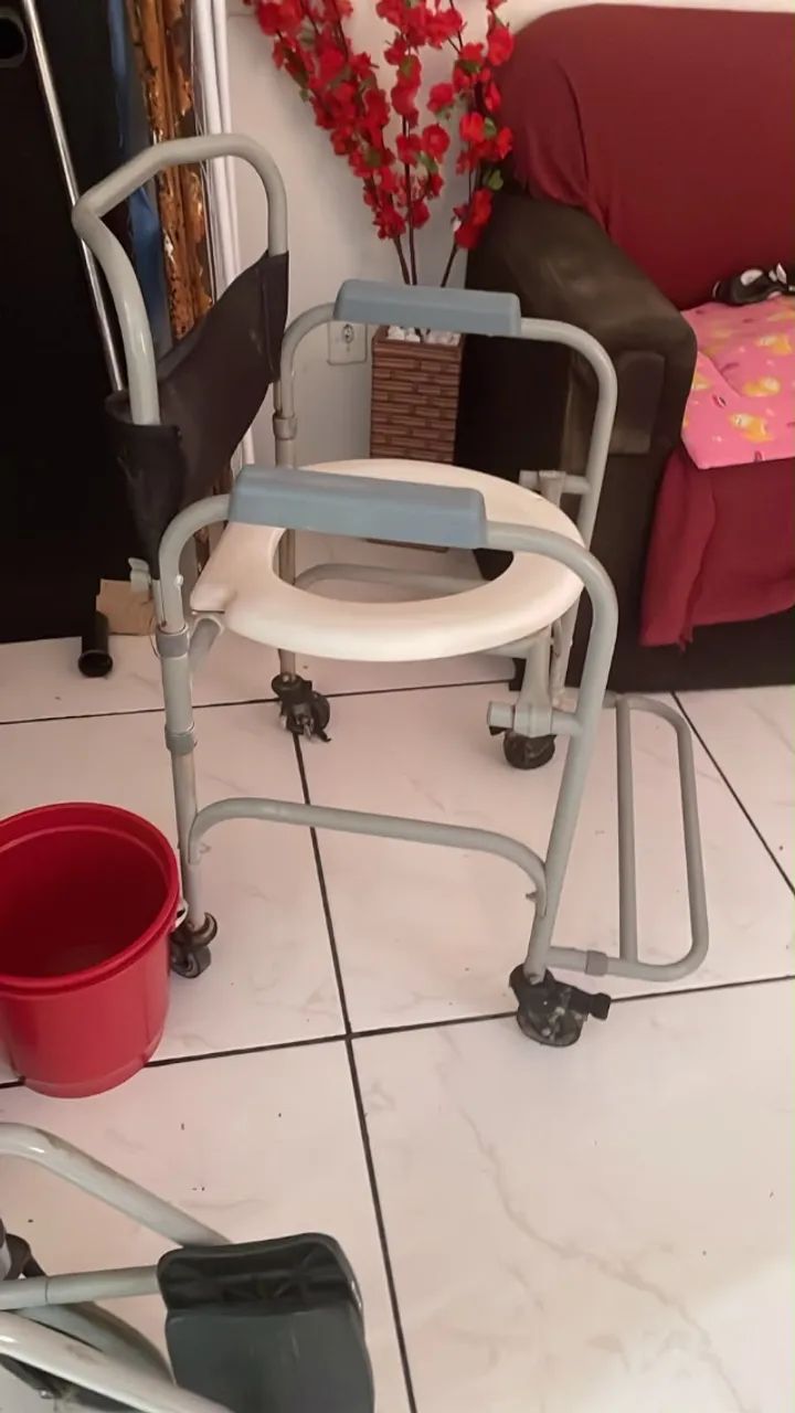 Cadeira de banho - Foto 2