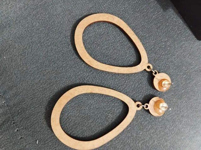 Brinco MDF- 9cm