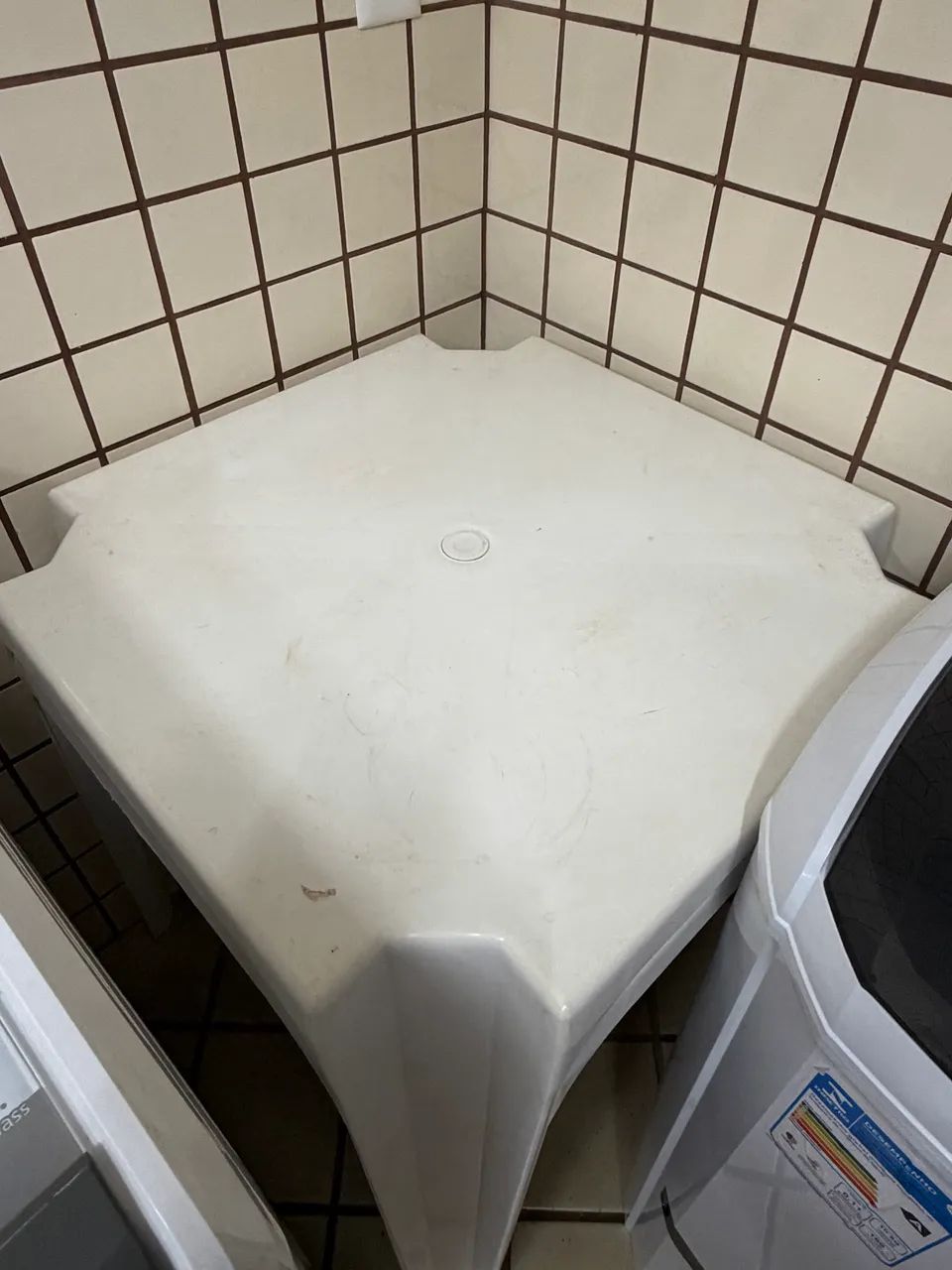 Vendo Jogo de mesa com cadeiras 