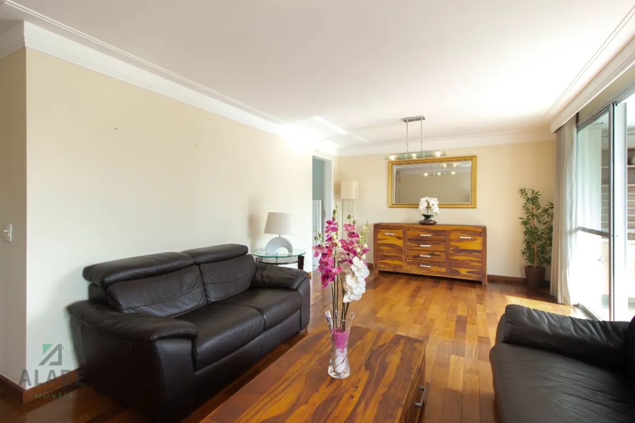 Apartamento para venda em Moema com 4 quartos, sendo 3 suítes, 143m² - Foto 2
