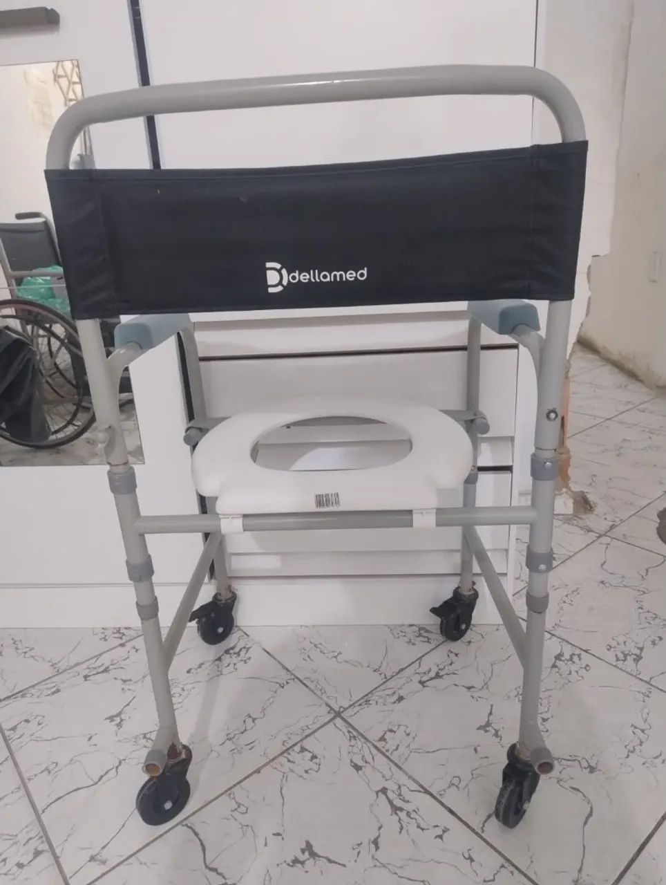 Cadeira Higiênica Dellamed - Foto 2