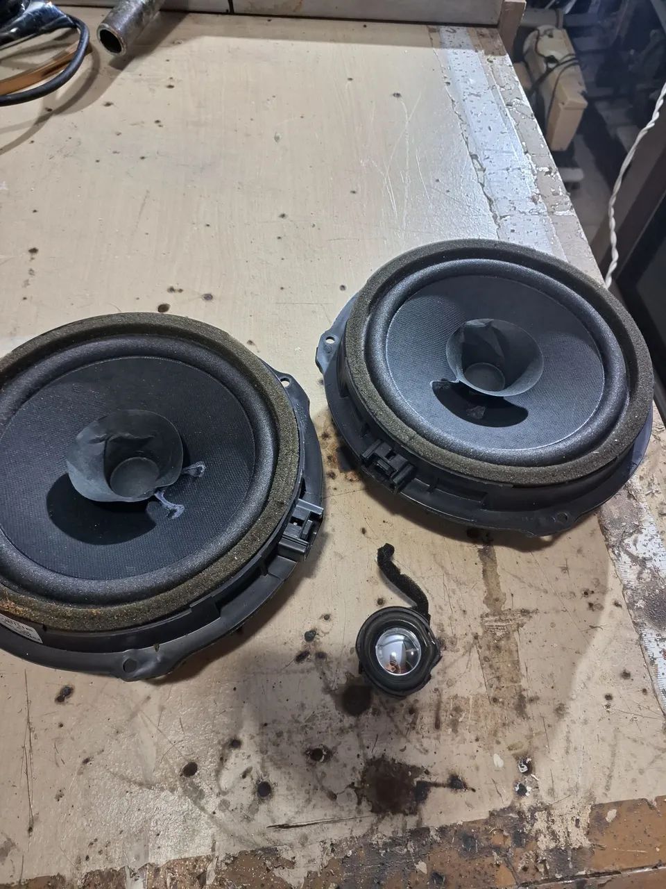  2 Autofalante e um Twitter. Funcionado 4 ohms 