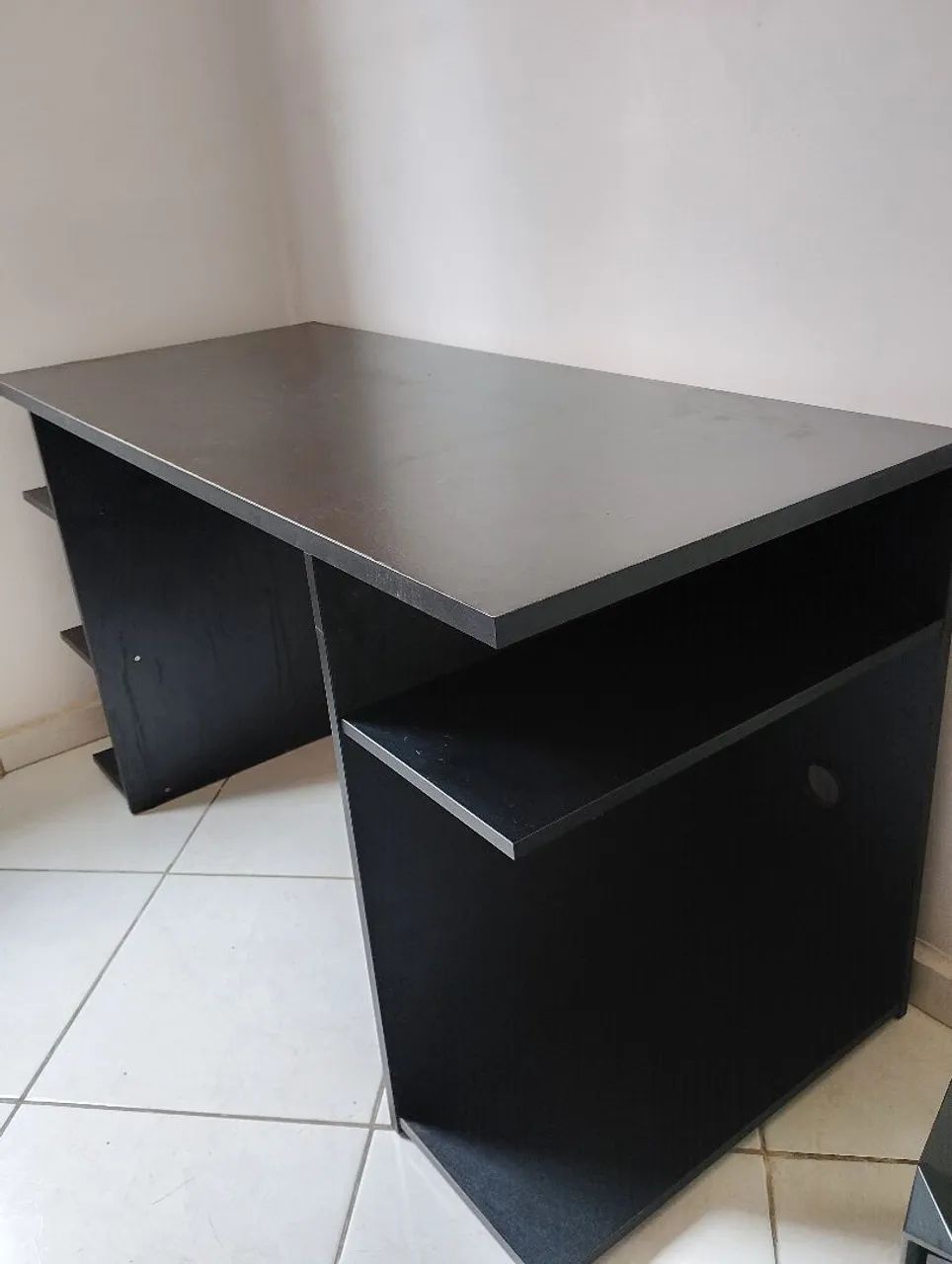 Mesa gamer com pratileiras - Foto 2