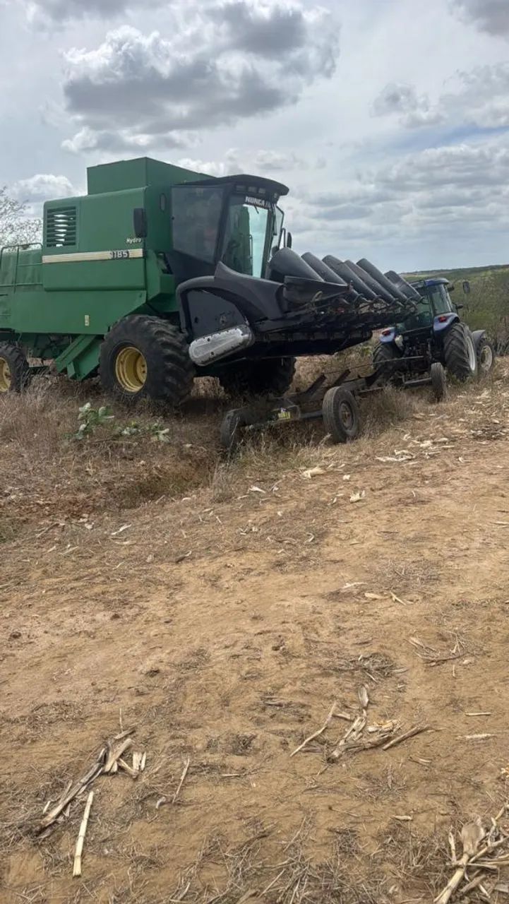 Colhetadeira jhon deere 2008