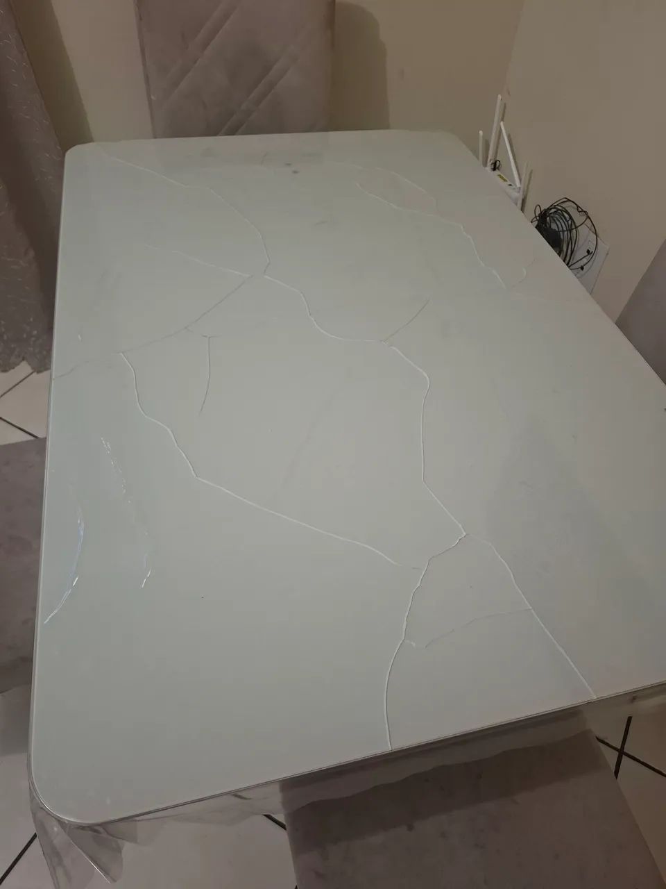 Mesa de janta 4 cadeiras * zap