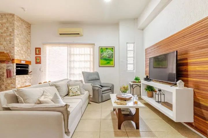 Casa a 3 Quadras do Mar em Canasvieiras - Foto 2