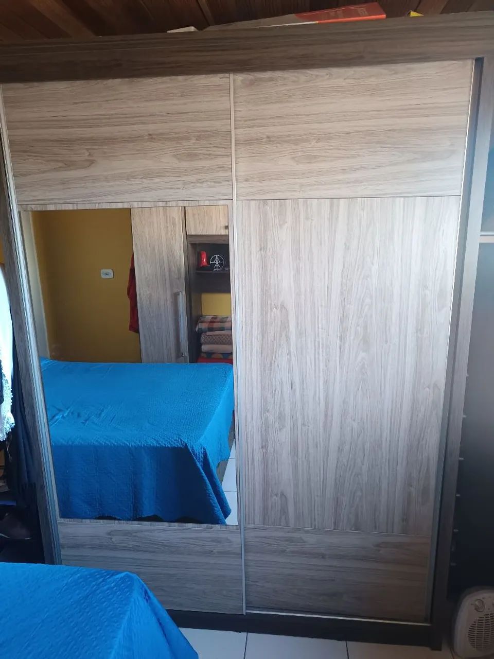 Guarda roupa duas partes 