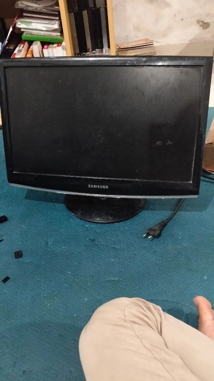 Monitor Samsung SyncMaster 933 - 18.5" (COM DEFEITO / PARA RETIRADA DE PEÇAS) - Foto 2
