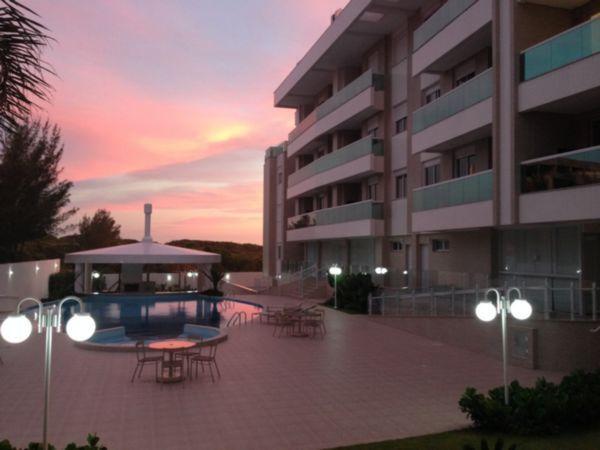 Na frente da praia e da ilha do campeche! condomínio com fachada elegante, poucos apartame