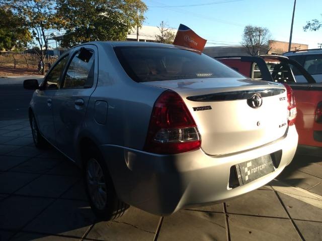 Etios 1.5 XLS Sedan 2013 - Foto 4