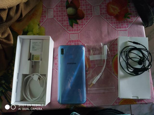Vendo celular A30 64gigas - Foto 2