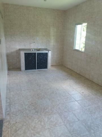 Aluga-se casa com 2/4 e vaga na garagem - Foto 3