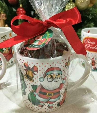 Canecas natalinas recheadas com bombons 19,90 - Foto 2