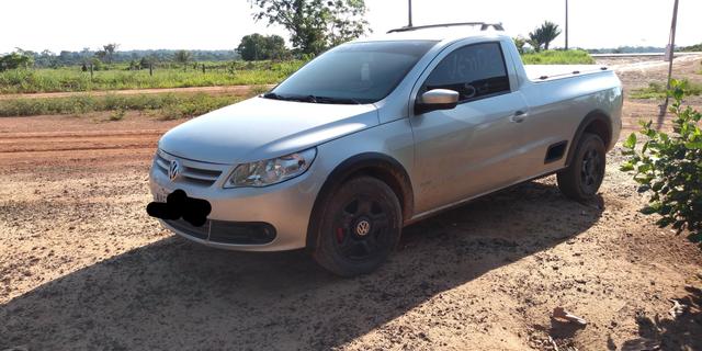 Vendo uma Saveiro Prata bem conservada