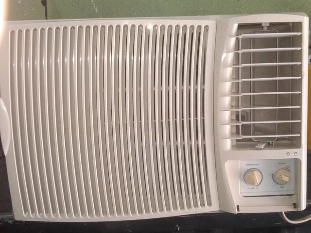 Vendo ar-condicionado 12 mil BTUs marcar Springer 110 volt