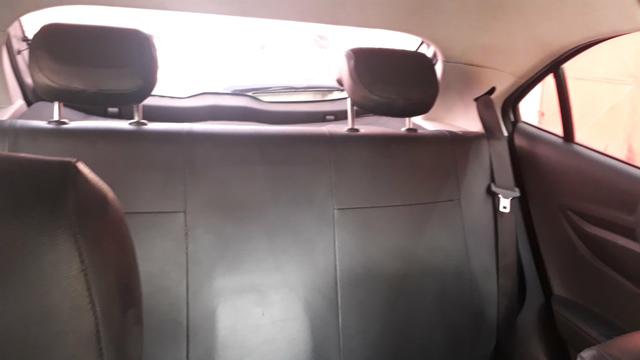 Onix 1.0 Flex 2014 completo 60km (GNV) muito conservado - Foto 13