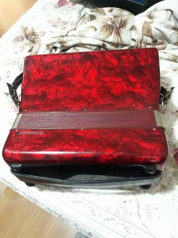 Acordeon scandalli 80 baixos
