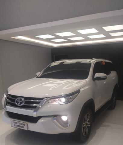 HILUX SW4 2017/2017 2.7 SR 7 LUGARES 4X2 16V FLEX 4P AUTOMÁTICO - Foto 4