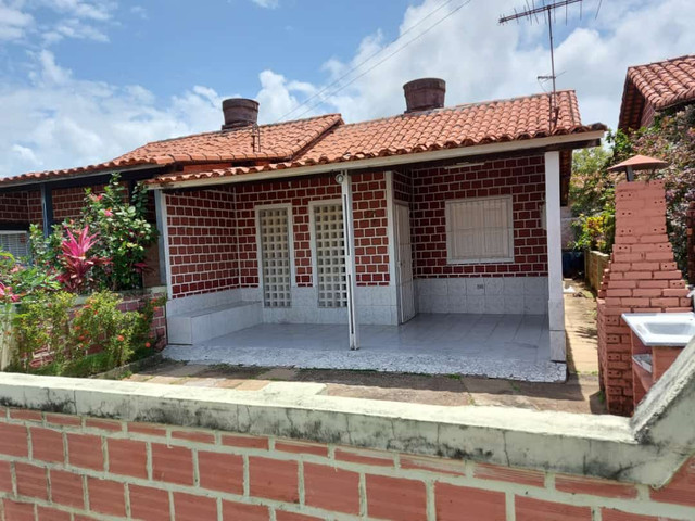 JGI IMÓVEIS VENDE : CASA 3 QUARTOS