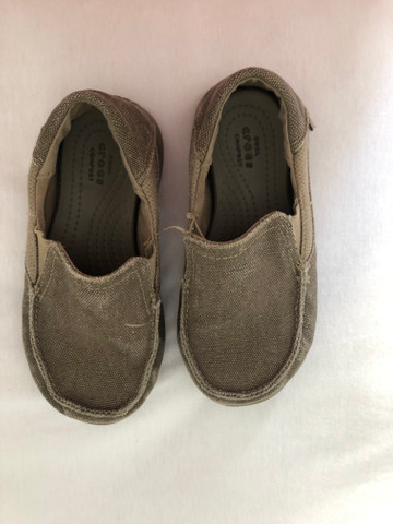 sapatenis crocs
