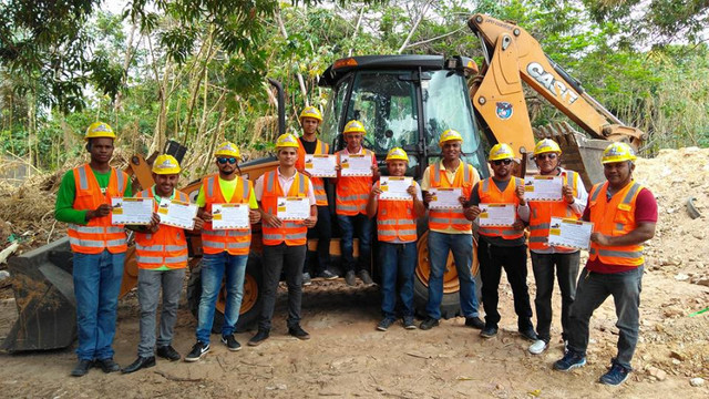 Curso de Operador de Retroescavadeira R$ 400,00 Inicio 23-11-2020 - Foto 3