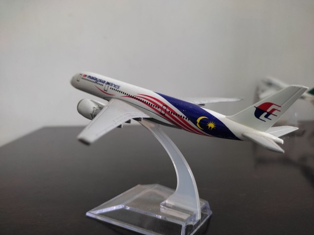 Miniatura avião Airbus A350 Malaysia 